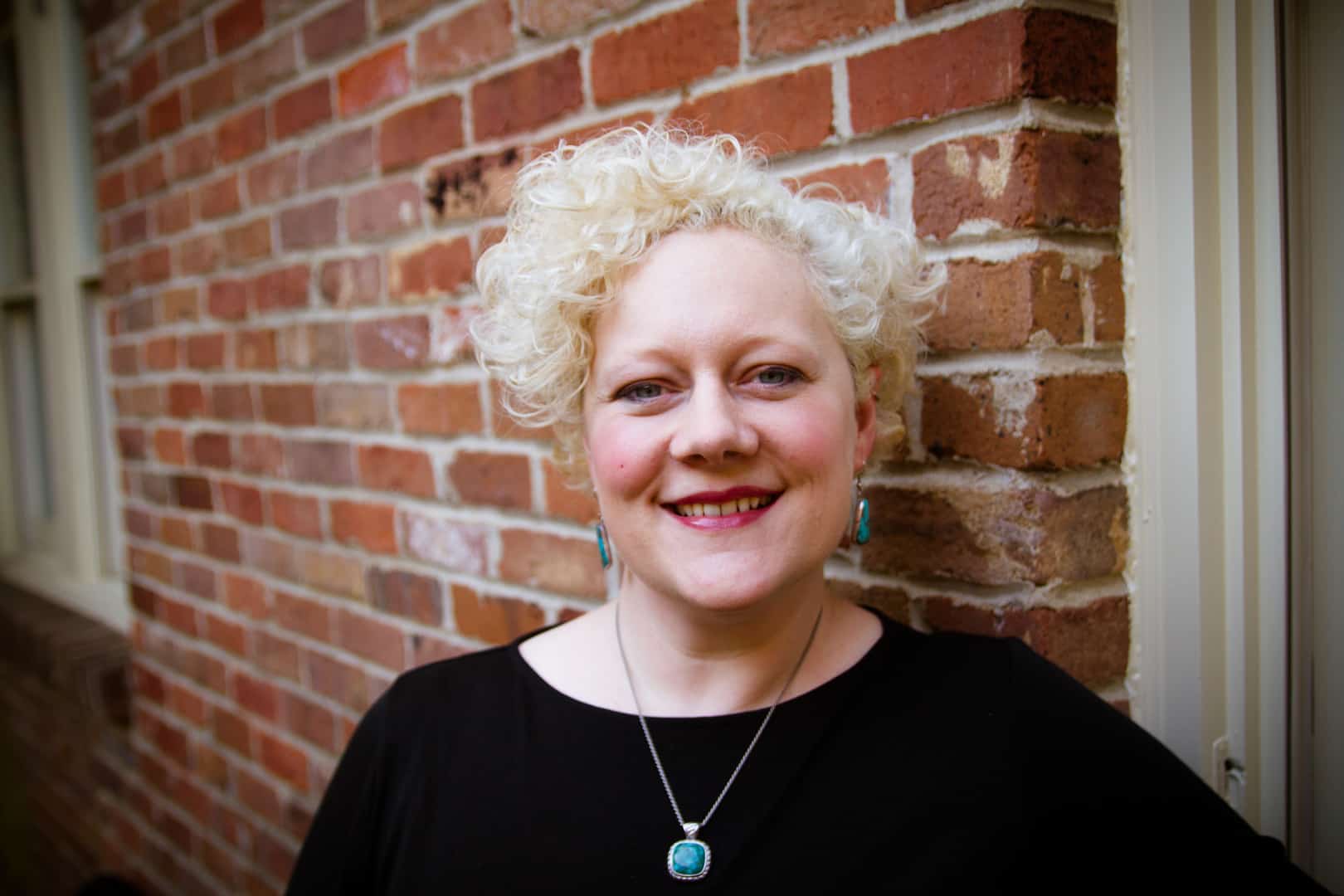 Learn how Sarah kicked imposter syndrome to the curb to become a successful proofreader.